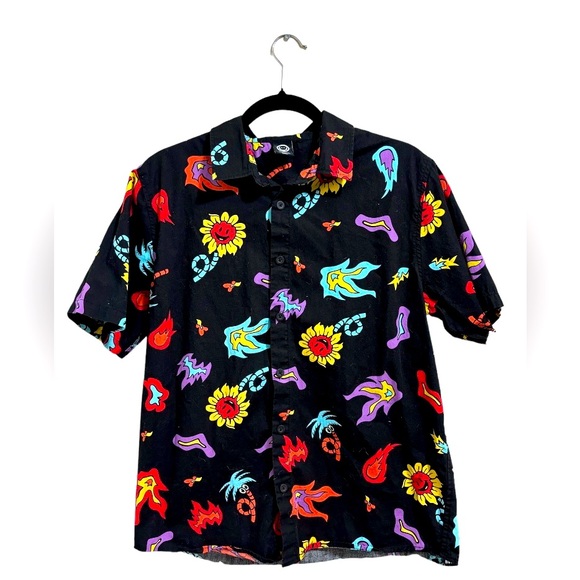 NWOT Neff Fireballs and Daisies Allover Print Button-Down  Collared Shirt, Sz. S - Picture 1 of 4